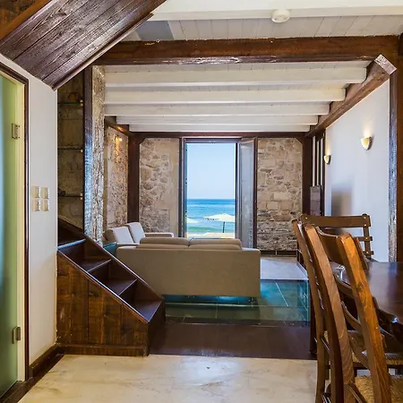 ホテル Creta Seafront Residences