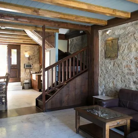 Creta Seafront Residences ホテル 3*