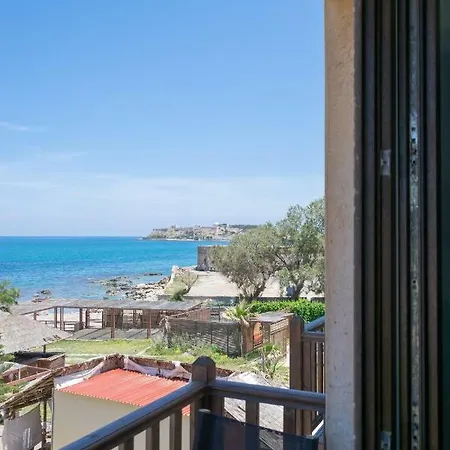 ホテル Creta Seafront Residences